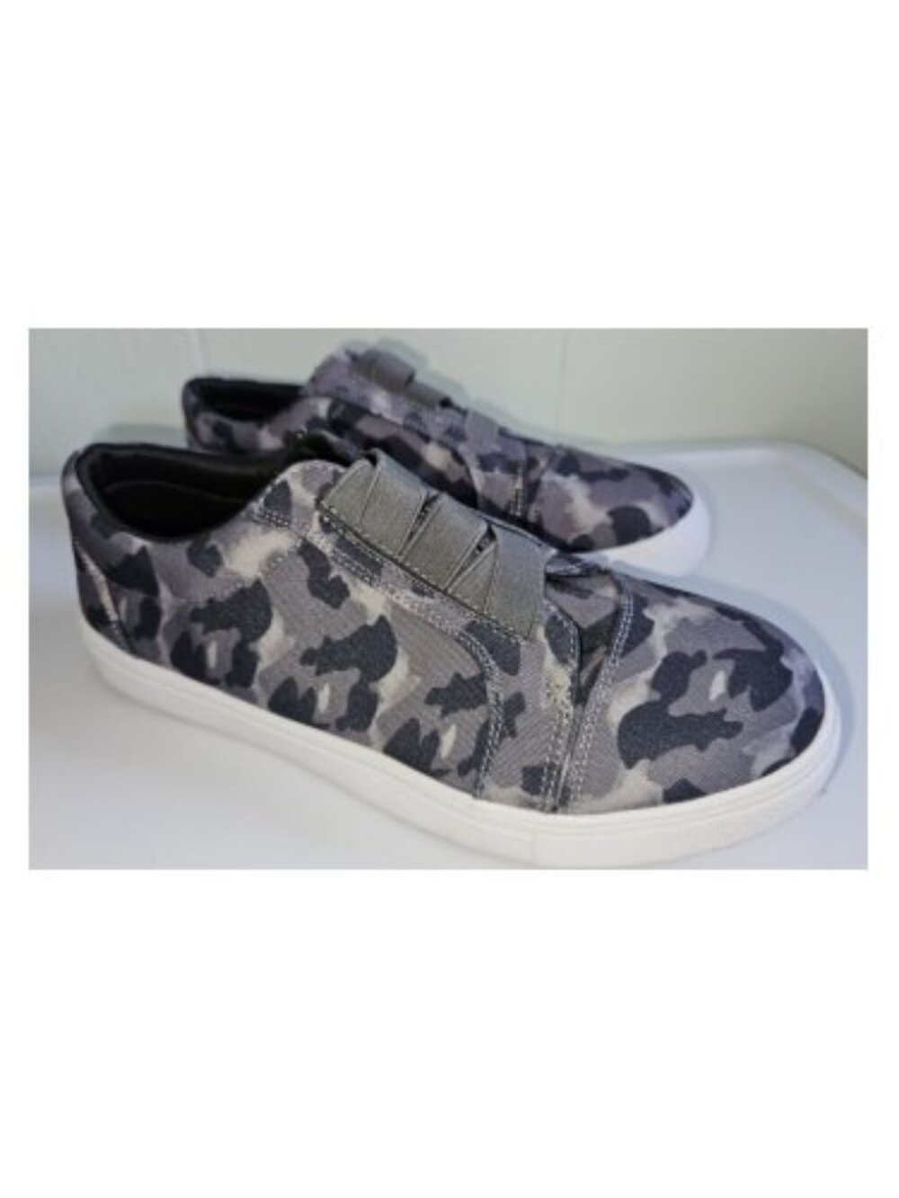 STUDIO 1886 Camouflage Print Canvas Sneakers Ladies Size 8